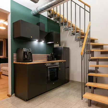 Apartment Large 150 Qm In Centrally Located 1 To 15 Guests