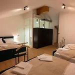 Large 155 Qm With 4 Bedrooms Located 1 To 12 Guests Διαμέρισμα