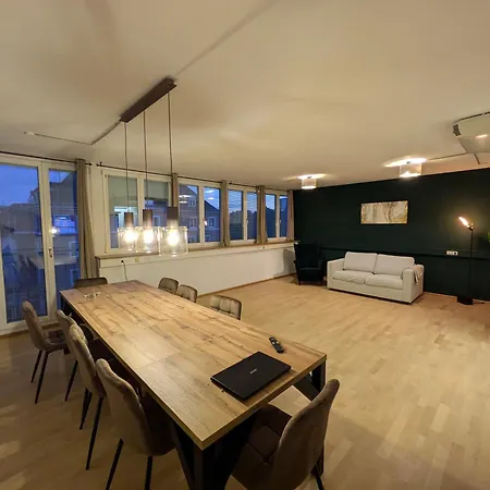 Large 150 Qm In Centrally Located 1 To 15 Guests *