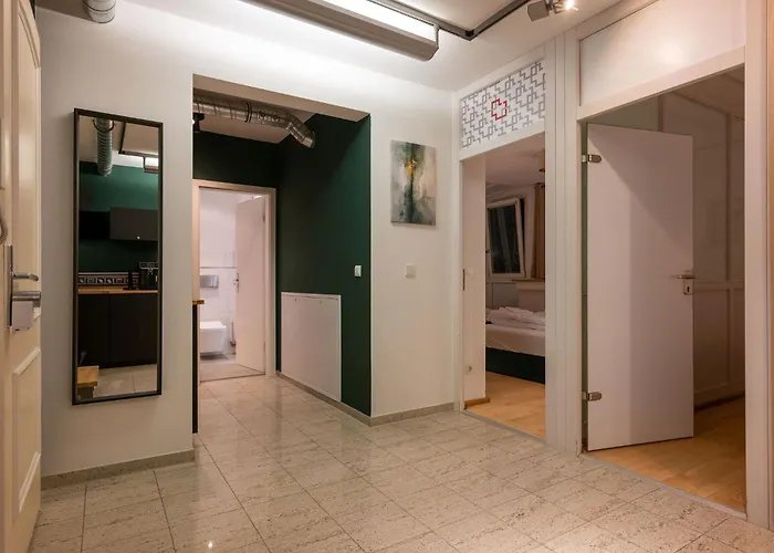 Large 155 Qm With 4 Bedrooms Located 1 To 12 Guests * 뮌헨