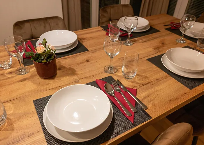 아파트 Large 155 Qm With 4 Bedrooms Located 1 To 12 Guests *
