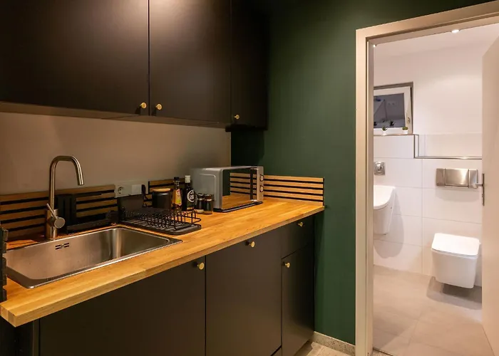 아파트 Large 155 Qm With 4 Bedrooms Located 1 To 12 Guests 뮌헨