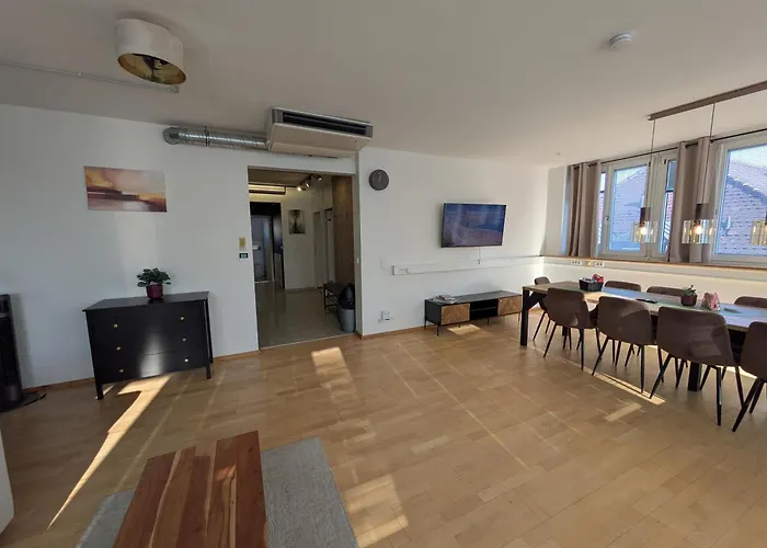 아파트 Large 155 Qm With 4 Bedrooms Located 1 To 12 Guests