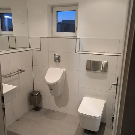 Apartmán Large 155 Qm With 4 Bedrooms Located 1 To 12 Guests *
