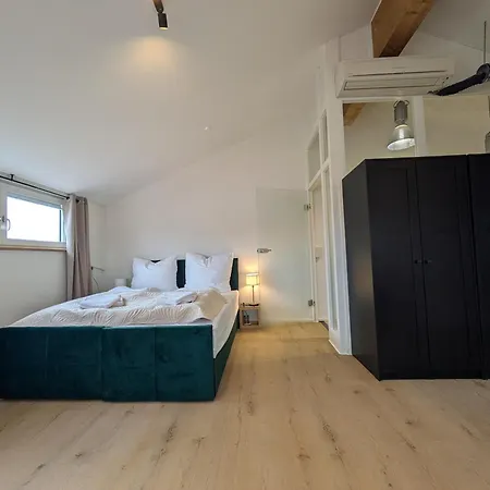 Large 155 Qm With 4 Bedrooms Located 1 To 12 Guests