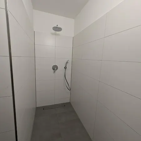 Large 155 Qm With 4 Bedrooms Located 1 To 12 Guests Apartment *