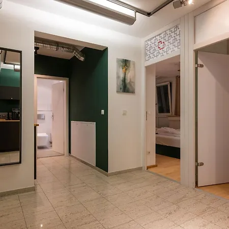 Large 155 Qm With 4 Bedrooms Located 1 To 12 Guests * München