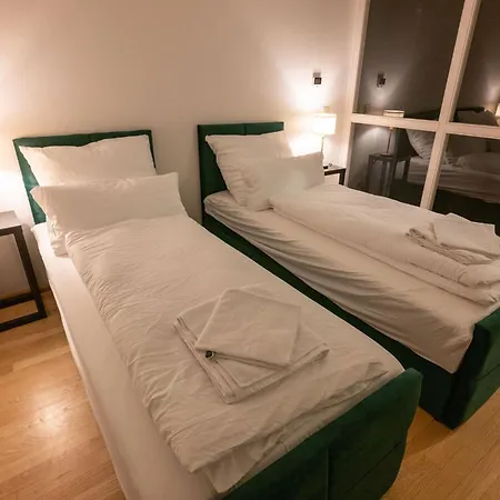Large 155 Qm With 4 Bedrooms Located 1 To 12 Guests Apartment München