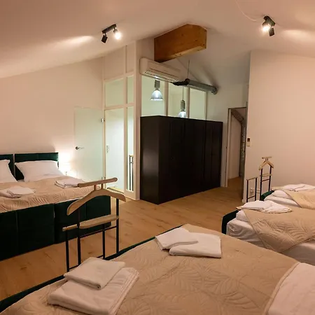 Large 155 Qm With 4 Bedrooms Located 1 To 12 Guests Apartmán
