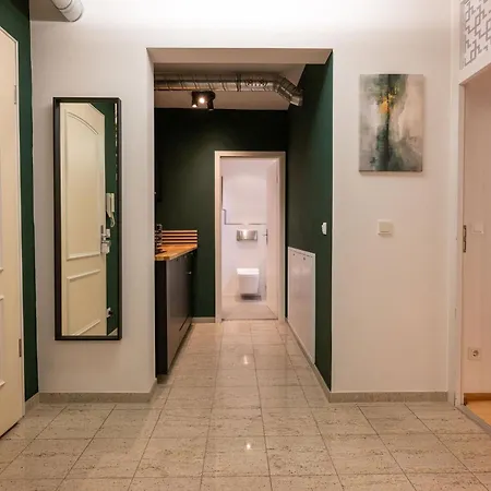 Large 155 Qm With 4 Bedrooms Located 1 To 12 Guests München