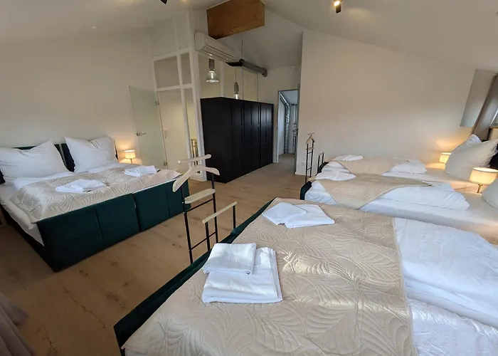 Large 155 Qm With 4 Bedrooms Located 1 To 12 Guests * Monaco di Baviera