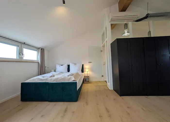 Large 155 Qm With 4 Bedrooms Located 1 To 12 Guests