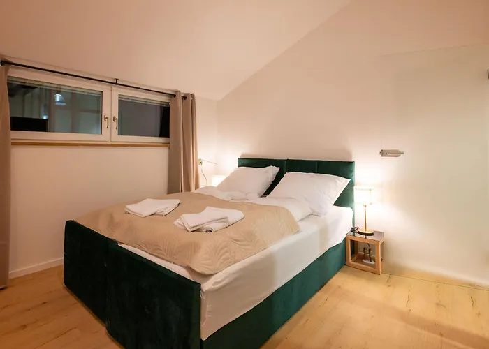 Large 155 Qm With 4 Bedrooms Located 1 To 12 Guests *