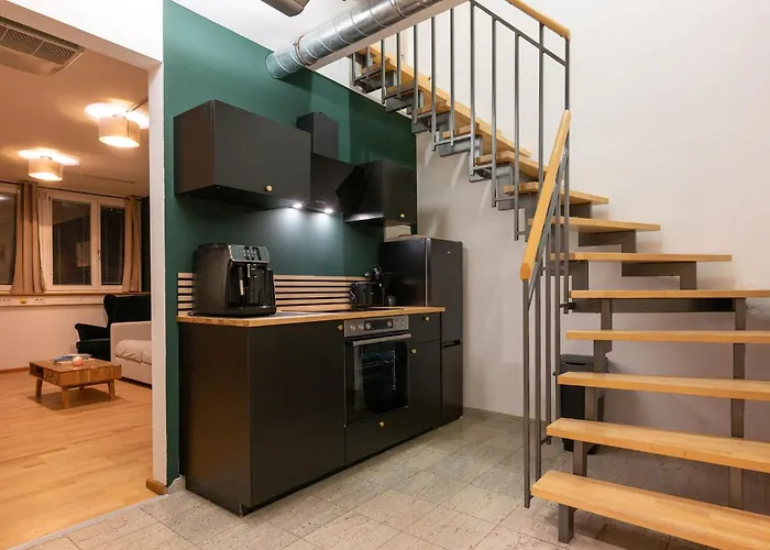 Appartamento Large 155 Qm With 4 Bedrooms Located 1 To 12 Guests