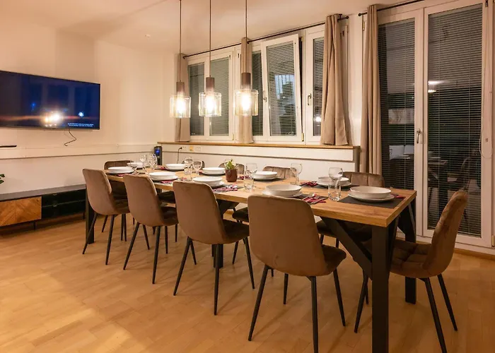 Large 155 Qm With 4 Bedrooms Located 1 To 12 Guests Appartamento Monaco di Baviera