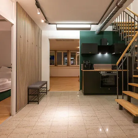 Large 155 Qm With 4 Bedrooms Located 1 To 12 Guests Apartment Munich