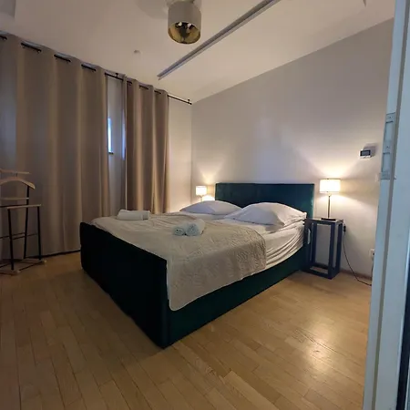 Large 155 Qm With 4 Bedrooms Located 1 To 12 Guests Apartment